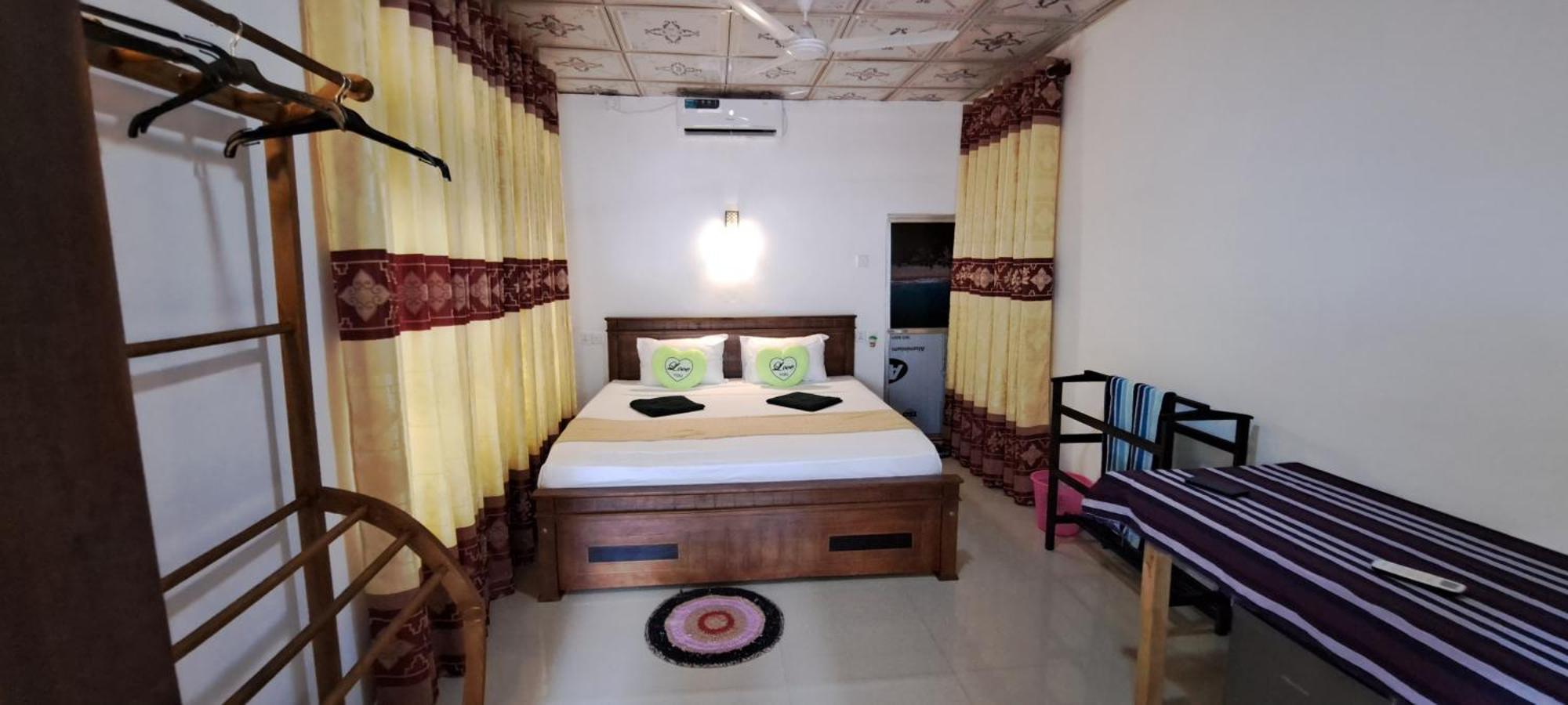 Kavidi Villa Home Stay Tangalle Pokoj fotografie