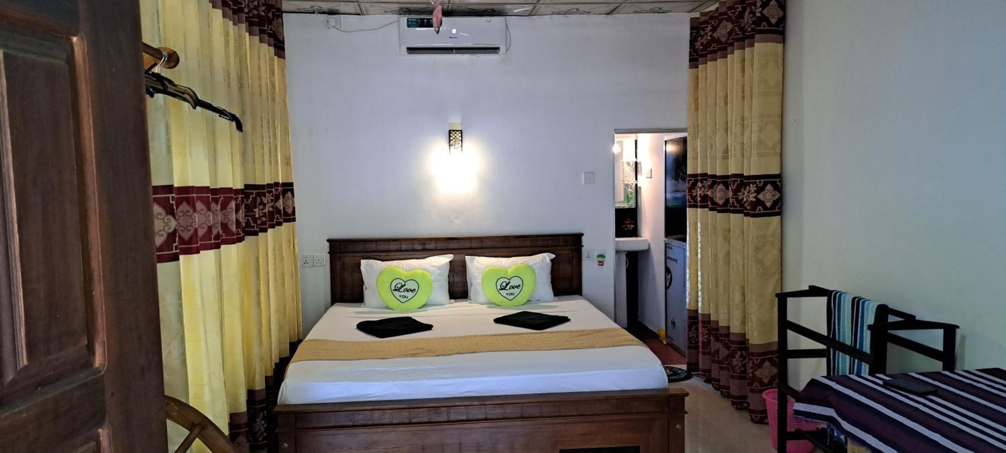 Kavidi Villa Home Stay Tangalle Pokoj fotografie