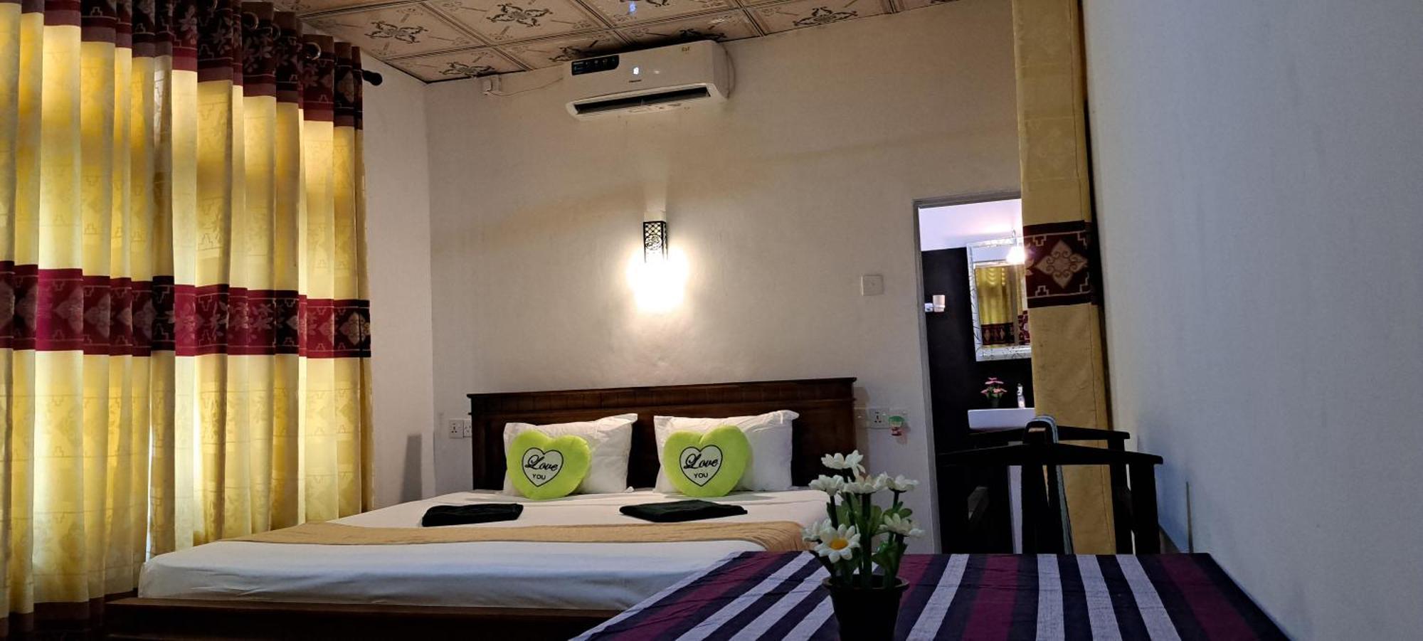 Kavidi Villa Home Stay Tangalle Pokoj fotografie