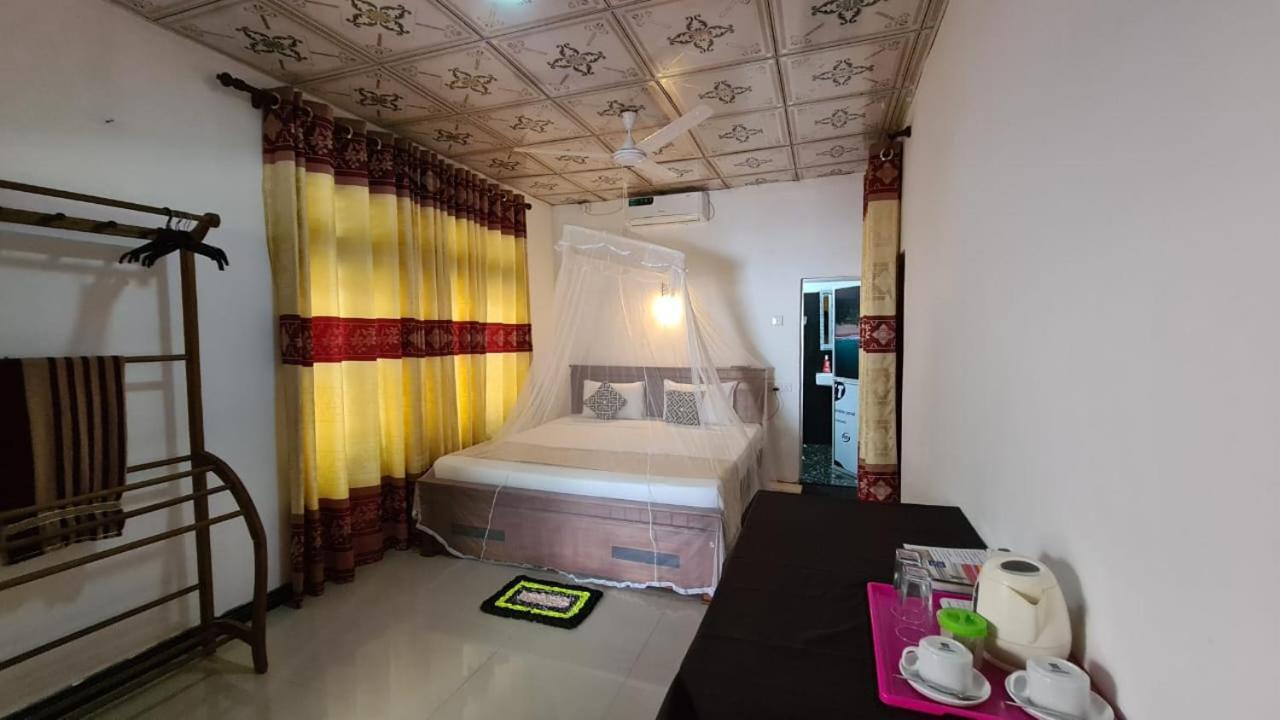 Kavidi Villa Home Stay Tangalle Pokoj fotografie